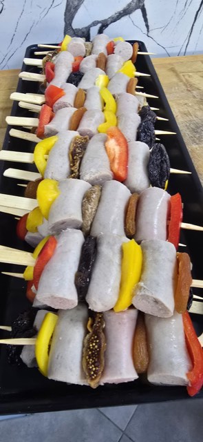Brochettes apéritives boudin blanc à Châteaudun — Boucherie Dounia